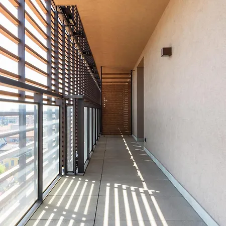 Luxury Flat With Pool Gym Spa Parking - Unit9b